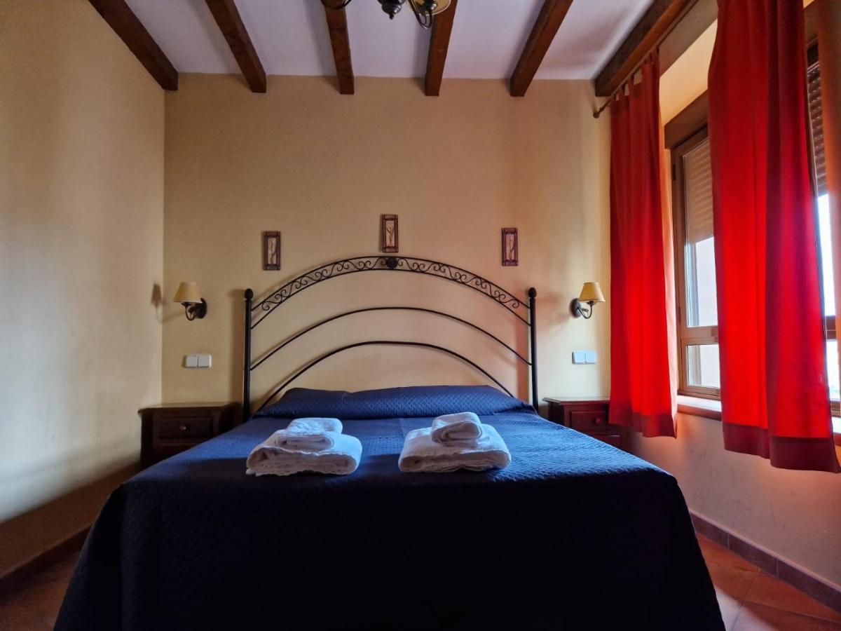 Hostal La Plata Oropesa Buitenkant foto