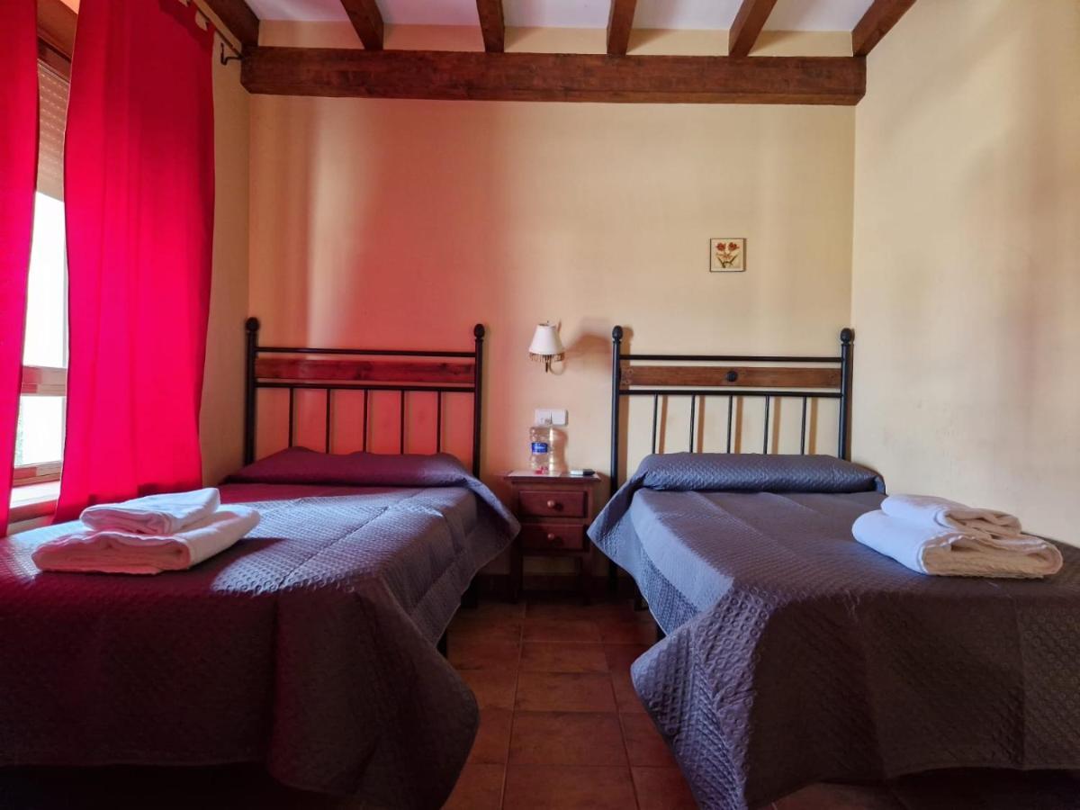 Hostal La Plata Oropesa Buitenkant foto